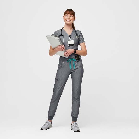 Figs Pants - Figs Tech Collection Zamora scrub top and jogger style pants in Graphite size XS